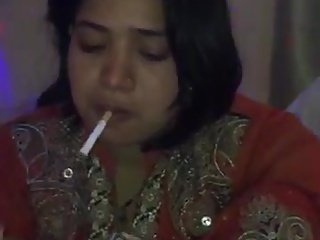Watch - Pakistani aunty reads filthy dirty poem in Punjabi language